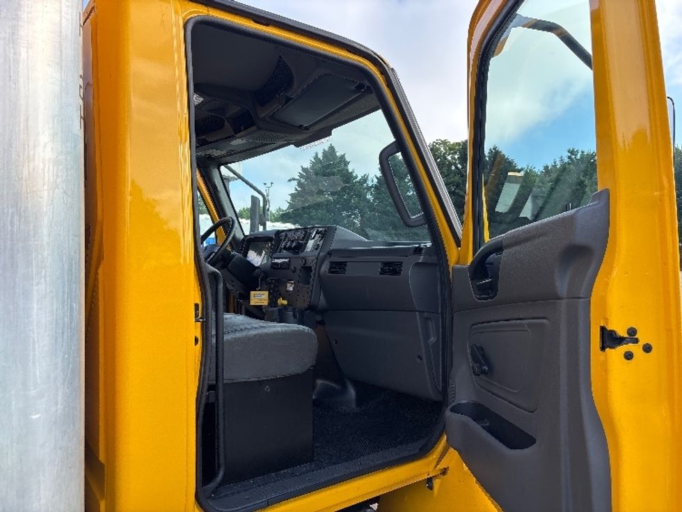 Medium Duty Box Truck-Light and Medium Duty Trucks-International-2020-MV607-Forest Park-GA-105,449\n\t\tmiles-$ 56,500 - Image 19
