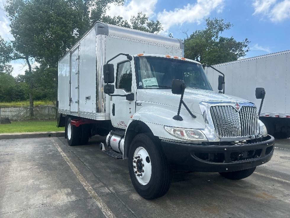 Medium Duty Box Truck-Light and Medium Duty Trucks-International-2020-MV607-Forest Park-GA-114,111\n\t\tmiles-$ 42,750 - Image 1