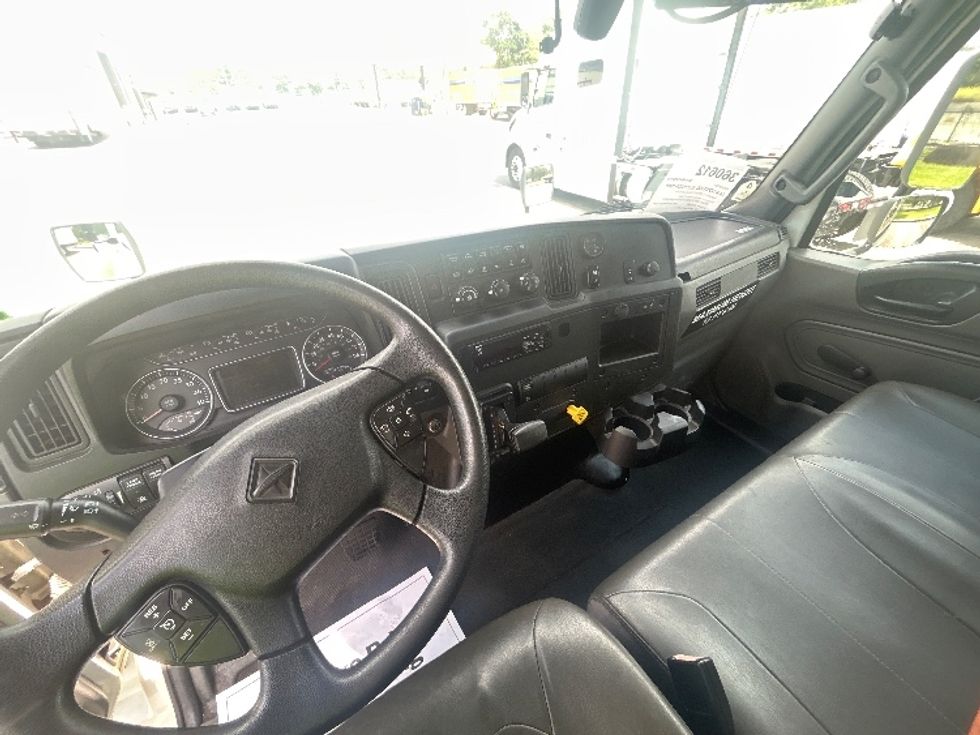 Medium Duty Box Truck-Light and Medium Duty Trucks-International-2020-MV607-Forest Park-GA-114,111\n\t\tmiles-$ 42,750 - Image 17