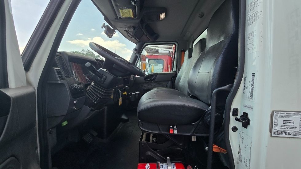 Medium Duty Box Truck-Light and Medium Duty Trucks-International-2020-MV607-Forest Park-GA-136,809\n\t\tmiles-$ 42,000 - Image 15