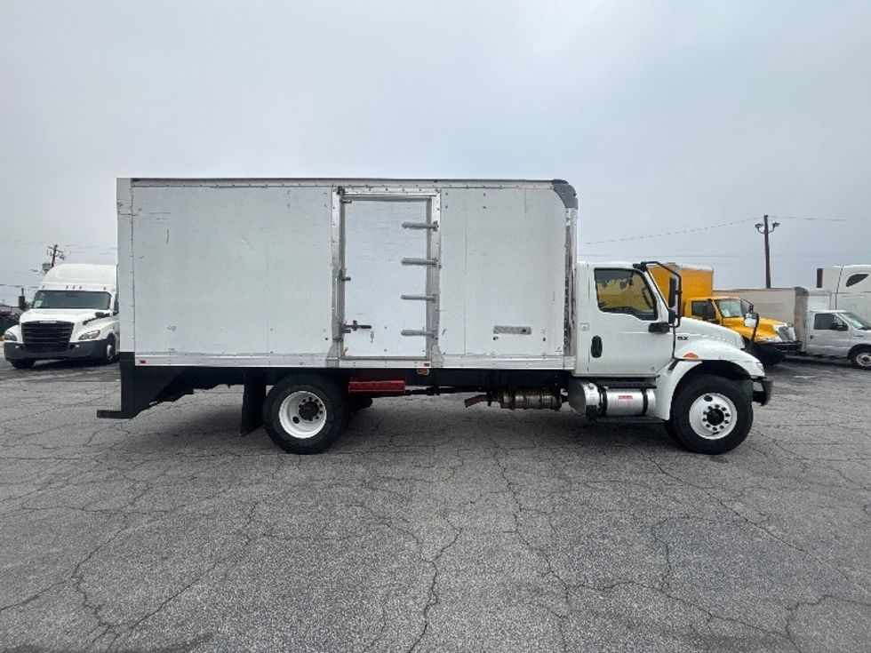 Medium Duty Box Truck-Light and Medium Duty Trucks-International-2020-MV607-Forest Park-GA-136,809\n\t\tmiles-$ 42,000 - Image 14