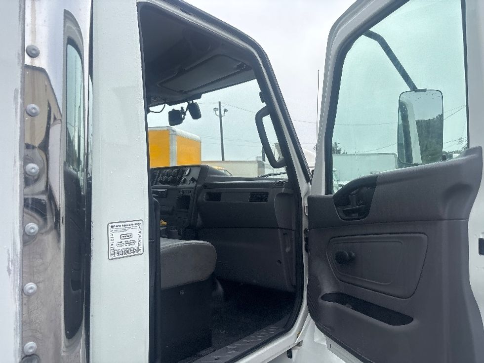 Medium Duty Box Truck-Light and Medium Duty Trucks-International-2020-MV607-Forest Park-GA-136,809\n\t\tmiles-$ 42,000 - Image 19