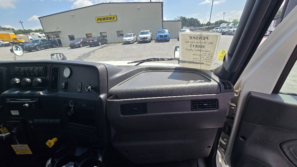 Medium Duty Box Truck-Light and Medium Duty Trucks-International-2020-MV607-Forest Park-GA-136,809\n\t\tmiles-$ 42,000 - Image 20