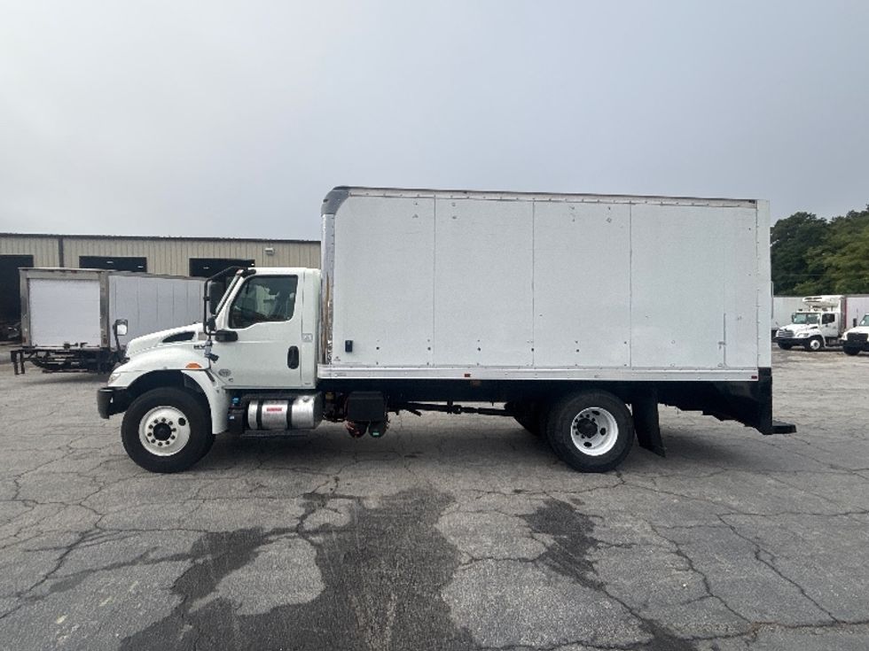 Medium Duty Box Truck-Light and Medium Duty Trucks-International-2020-MV607-Forest Park-GA-136,809\n\t\tmiles-$ 42,000 - Image 4