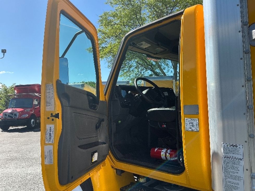 Medium Duty Box Truck-Light and Medium Duty Trucks-International-2020-MV607-Forest Park-GA-138,094\n\t\tmiles-$ 52,750 - Image 13