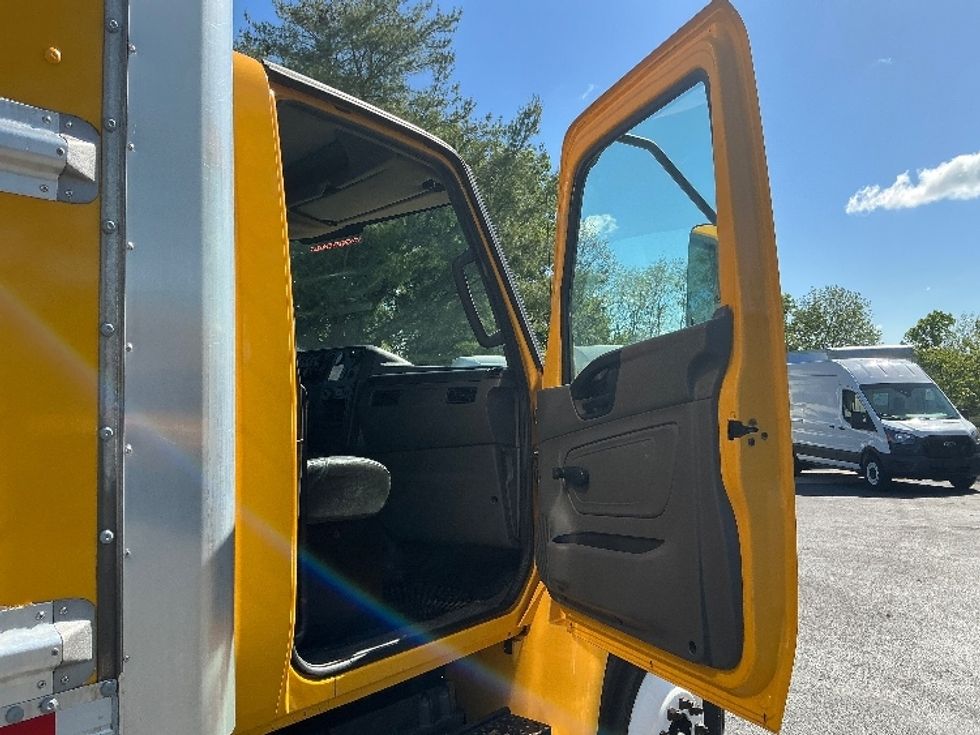 Medium Duty Box Truck-Light and Medium Duty Trucks-International-2020-MV607-Forest Park-GA-138,094\n\t\tmiles-$ 52,750 - Image 16