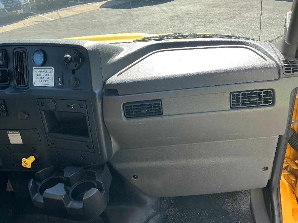 Medium Duty Box Truck-Light and Medium Duty Trucks-International-2020-MV607-Forest Park-GA-138,094\n\t\tmiles-$ 52,750 - Image 17