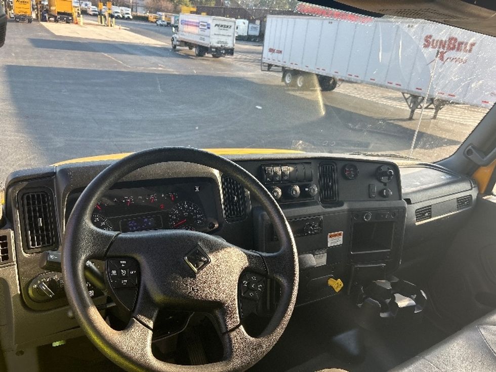 Medium Duty Box Truck-Light and Medium Duty Trucks-International-2020-MV607-Forest Park-GA-160,997\n\t\tmiles-$ 36,750 - Image 18