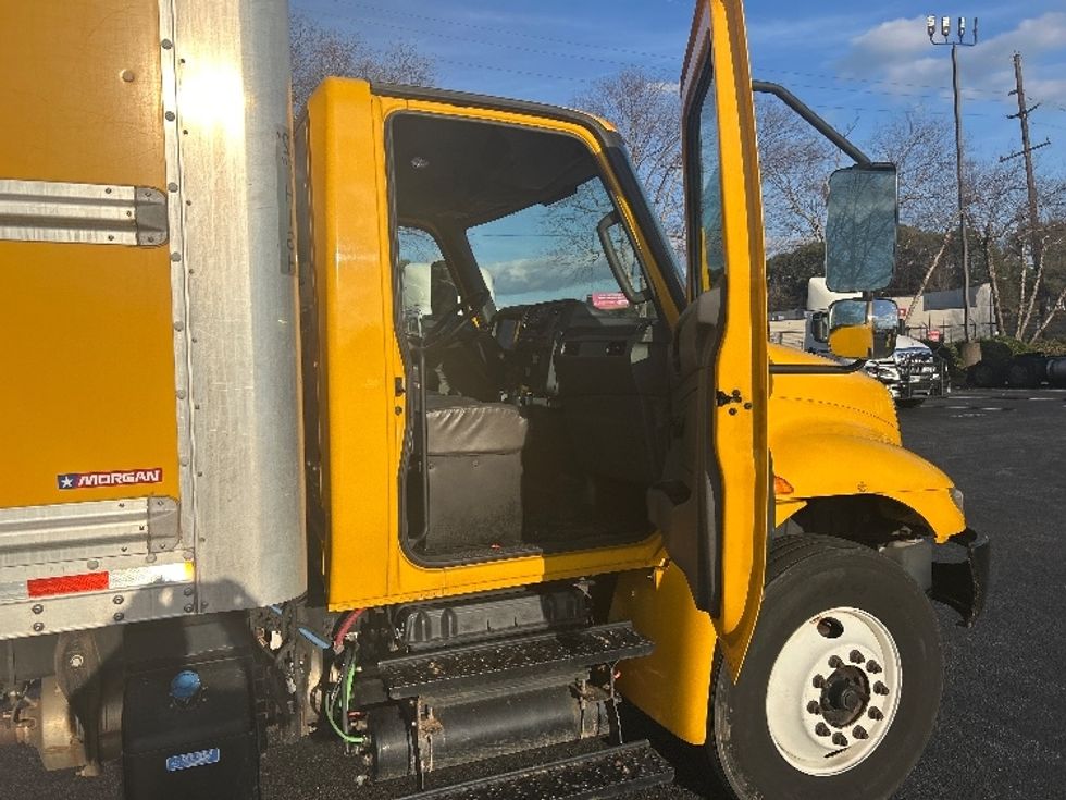 Medium Duty Box Truck-Light and Medium Duty Trucks-International-2020-MV607-Forest Park-GA-160,997\n\t\tmiles-$ 36,750 - Image 20