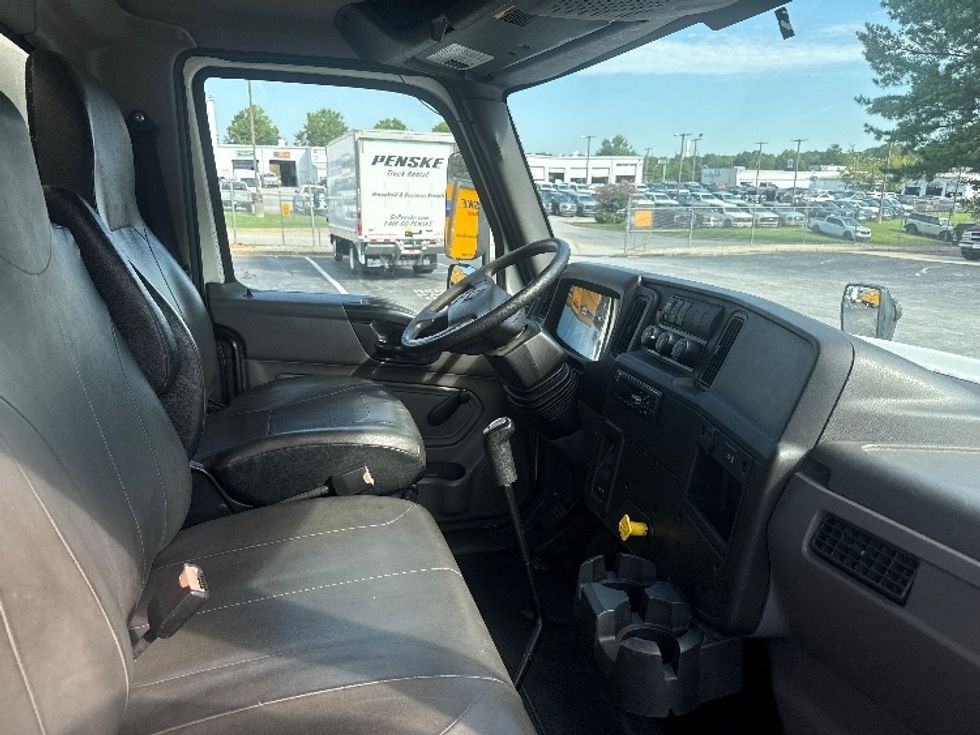 Medium Duty Box Truck-Light and Medium Duty Trucks-International-2020-MV607-Forest Park-GA-175,071\n\t\tmiles-$ 36,500 - Image 22