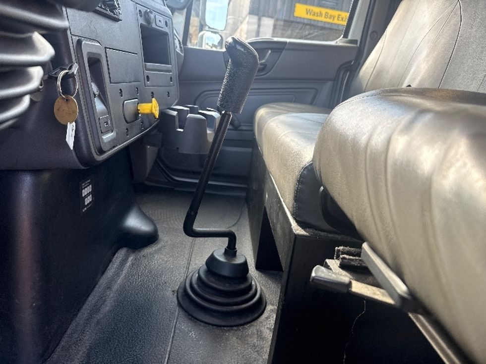 Medium Duty Box Truck-Light and Medium Duty Trucks-International-2020-MV607-Forest Park-GA-175,071\n\t\tmiles-$ 36,500 - Image 25