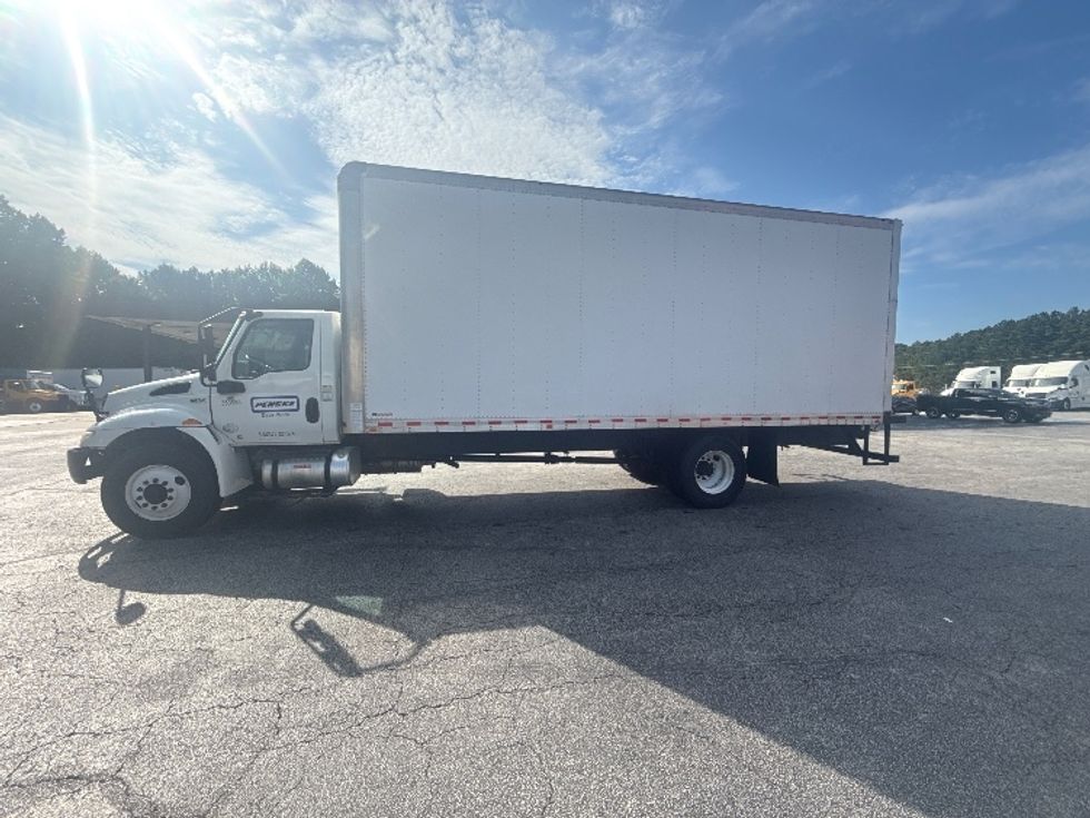 Medium Duty Box Truck-Light and Medium Duty Trucks-International-2020-MV607-Forest Park-GA-175,071\n\t\tmiles-$ 36,500 - Image 4