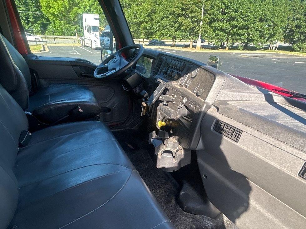 Medium Duty Box Truck-Light and Medium Duty Trucks-International-2020-MV607-Forest Park-GA-199,873\n\t\tmiles-$ 47,500 - Image 20