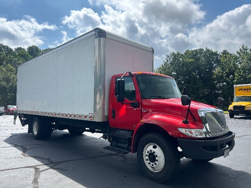 Medium Duty Box Truck-Light and Medium Duty Trucks-International-2020-MV607-Forest Park-GA-201,392\n\t\tmiles-$ 53,250 - Image 1