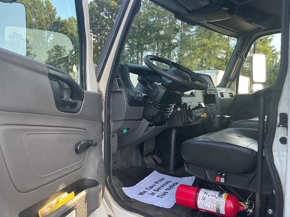 Medium Duty Box Truck-Light and Medium Duty Trucks-International-2020-MV607-Forest Park-GA-241,725\n\t\tmiles-$ 42,750 - Image 18