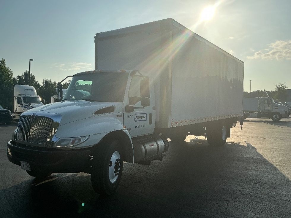 Medium Duty Box Truck-Light and Medium Duty Trucks-International-2020-MV607-Forest Park-GA-241,725\n\t\tmiles-$ 42,750 - Image 3