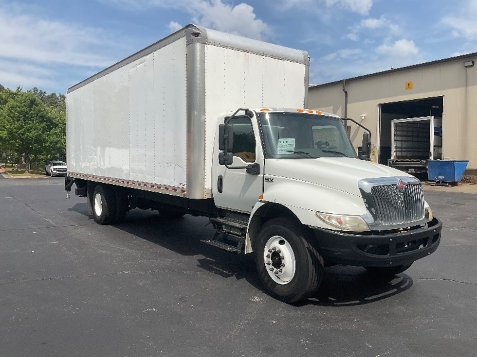 Medium Duty Box Truck-Light and Medium Duty Trucks-International-2020-MV607-Forest Park-GA-270,795\n\t\tmiles-$ 35,250 - Image 1