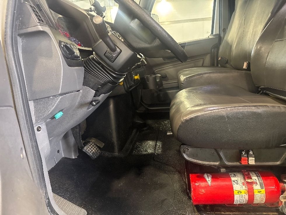 Medium Duty Box Truck-Light and Medium Duty Trucks-International-2020-MV607-Forest Park-GA-270,795\n\t\tmiles-$ 35,250 - Image 15