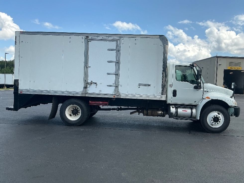 Medium Duty Box Truck-Light and Medium Duty Trucks-International-2020-MV607-Forest Park-GA-87,748\n\t\tmiles-$ 46,750 - Image 15