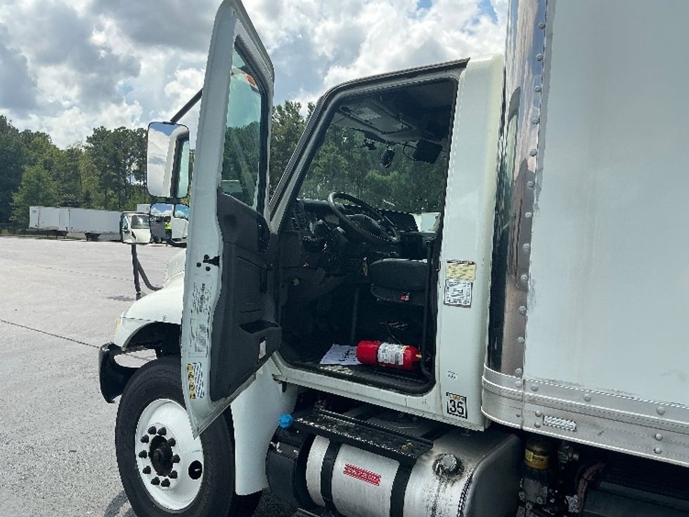 Medium Duty Box Truck-Light and Medium Duty Trucks-International-2020-MV607-Forest Park-GA-87,748\n\t\tmiles-$ 46,750 - Image 16