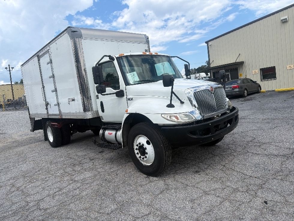 Medium Duty Box Truck-Light and Medium Duty Trucks-International-2020-MV607-Forest Park-GA-90,174\n\t\tmiles-$ 46,500 - Image 1