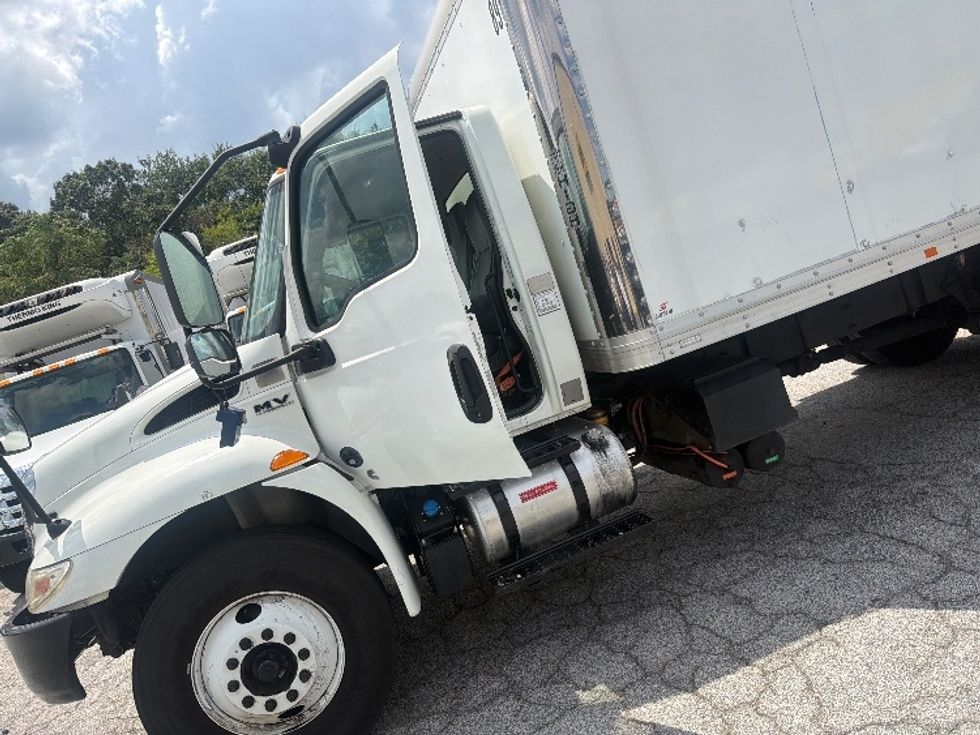 Medium Duty Box Truck-Light and Medium Duty Trucks-International-2020-MV607-Forest Park-GA-90,174\n\t\tmiles-$ 46,500 - Image 14
