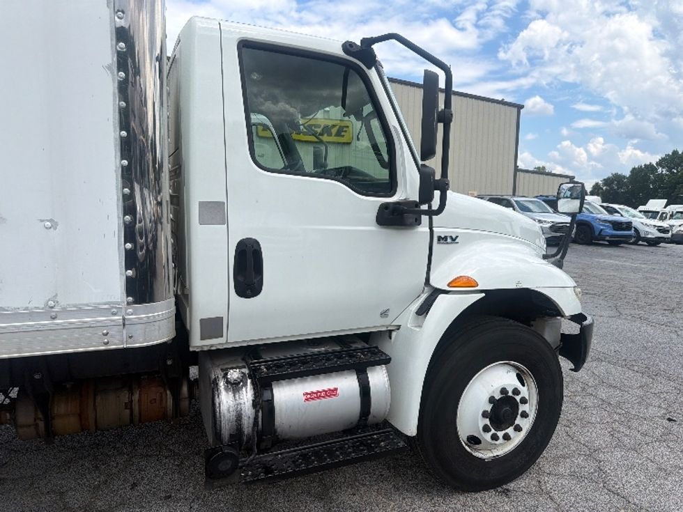Medium Duty Box Truck-Light and Medium Duty Trucks-International-2020-MV607-Forest Park-GA-90,174\n\t\tmiles-$ 46,500 - Image 18