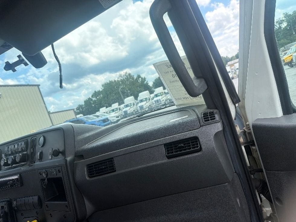 Medium Duty Box Truck-Light and Medium Duty Trucks-International-2020-MV607-Forest Park-GA-90,174\n\t\tmiles-$ 46,500 - Image 21