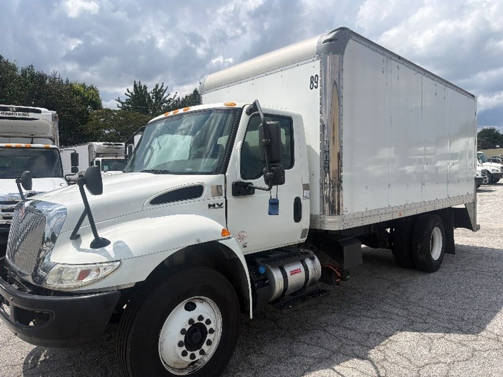 Medium Duty Box Truck-Light and Medium Duty Trucks-International-2020-MV607-Forest Park-GA-90,174\n\t\tmiles-$ 46,500 - Image 3