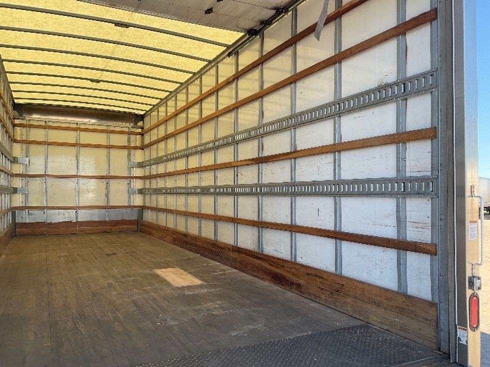 Medium Duty Box Truck-Light and Medium Duty Trucks-International-2020-MV607-Fort Smith-AR-339,569\n\t\tmiles-$ 22,000 - Image 12