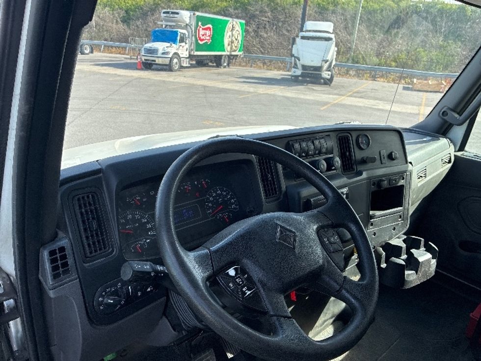 Medium Duty Box Truck-Light and Medium Duty Trucks-International-2020-MV607-Fort Wayne-IN-201,434\n\t\tmiles-$ 45,250 - Image 17