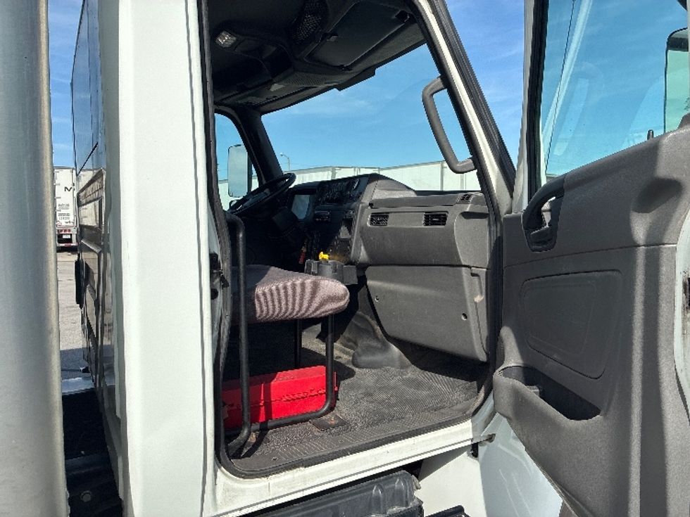 Medium Duty Box Truck-Light and Medium Duty Trucks-International-2020-MV607-Fort Wayne-IN-201,434\n\t\tmiles-$ 45,250 - Image 20