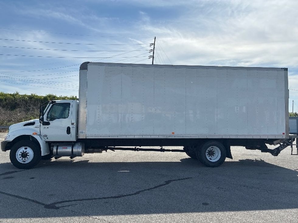Medium Duty Box Truck-Light and Medium Duty Trucks-International-2020-MV607-Fort Wayne-IN-201,434\n\t\tmiles-$ 45,250 - Image 4