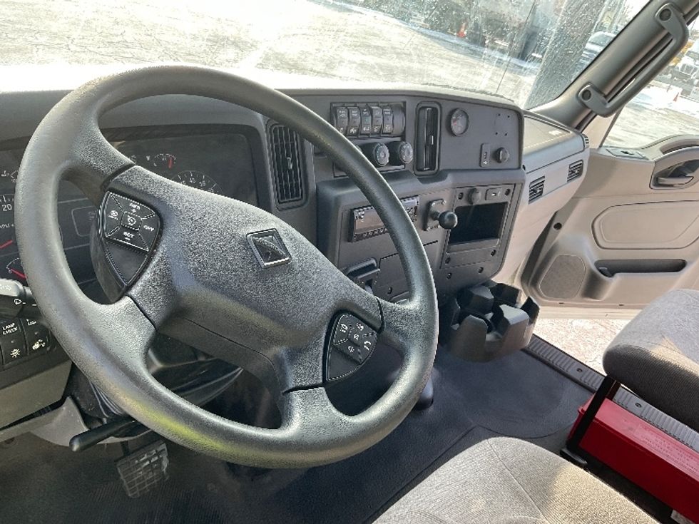 Medium Duty Box Truck-Light and Medium Duty Trucks-International-2020-MV607-Fort Wayne-IN-292,025\n\t\tmiles-$ 24,750 - Image 17