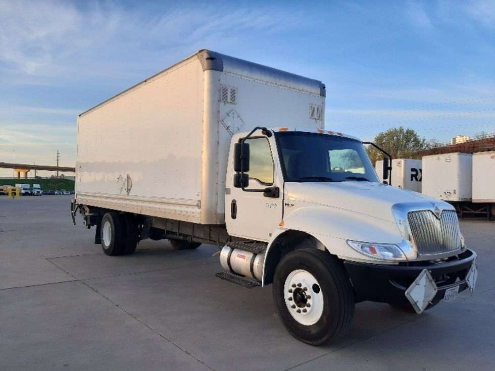 Medium Duty Box Truck-Light and Medium Duty Trucks-International-2020-MV607-Fort Worth-TX-133,266\n\t\tmiles-$ 54,750 - Image 1