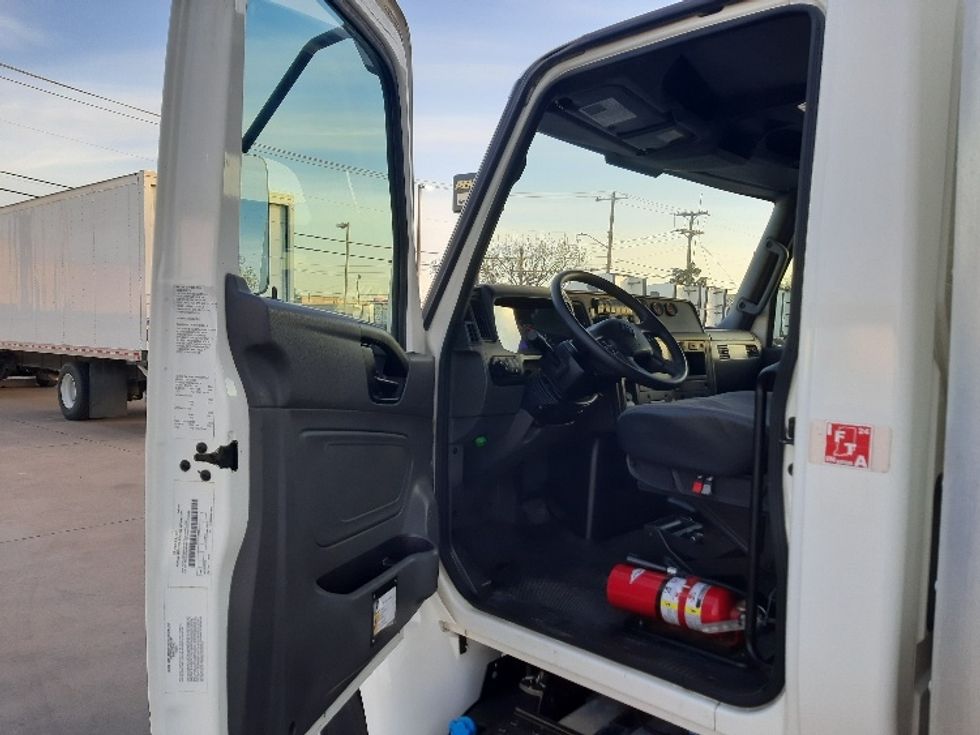 Medium Duty Box Truck-Light and Medium Duty Trucks-International-2020-MV607-Fort Worth-TX-133,266\n\t\tmiles-$ 54,750 - Image 16