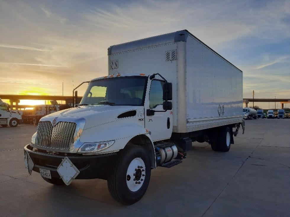 Medium Duty Box Truck-Light and Medium Duty Trucks-International-2020-MV607-Fort Worth-TX-133,266\n\t\tmiles-$ 54,750 - Image 3