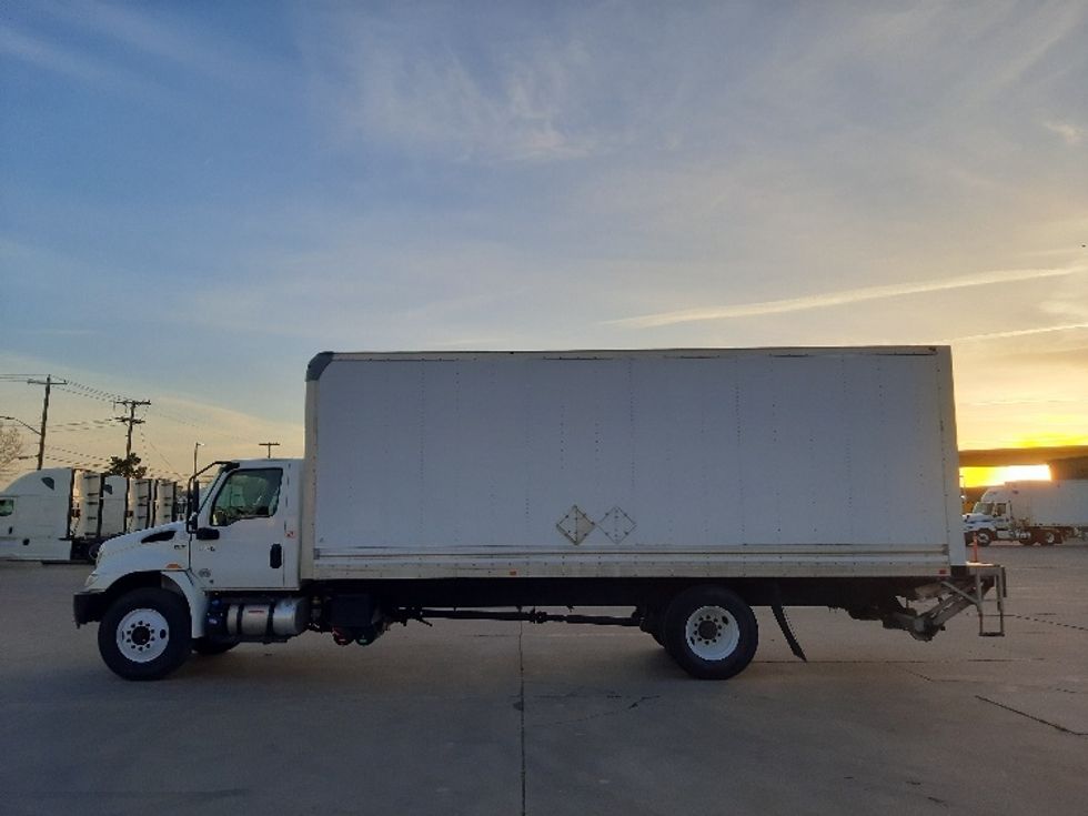 Medium Duty Box Truck-Light and Medium Duty Trucks-International-2020-MV607-Fort Worth-TX-133,266\n\t\tmiles-$ 54,750 - Image 4