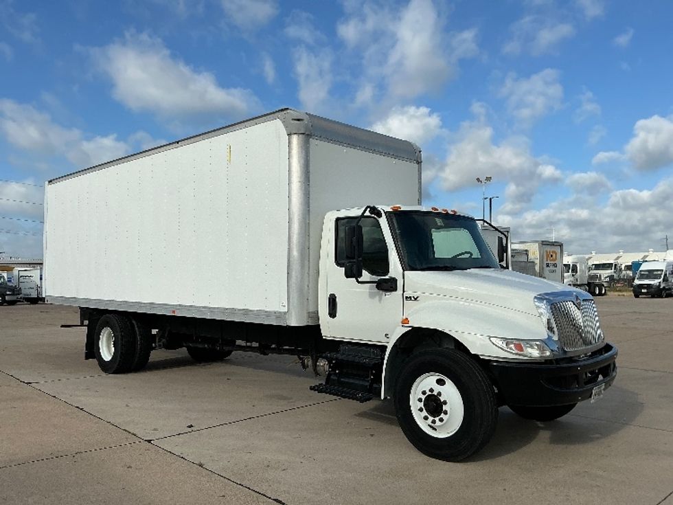 Medium Duty Box Truck-Light and Medium Duty Trucks-International-2020-MV607-Fort Worth-TX-17,919\n\t\tmiles-$ 59,250 - Image 1