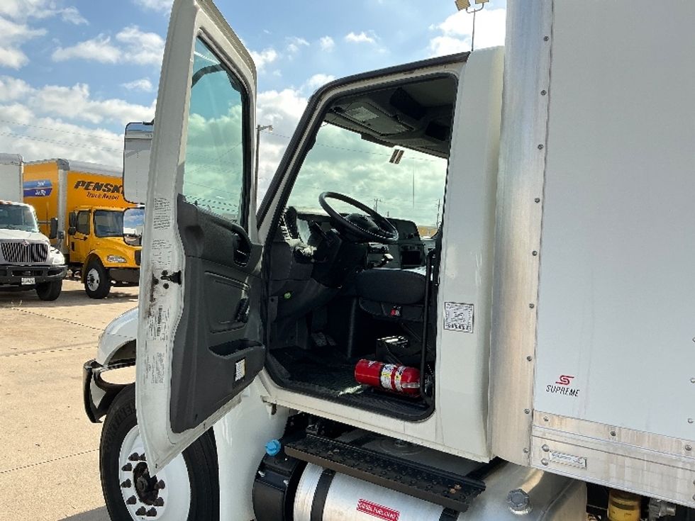 Medium Duty Box Truck-Light and Medium Duty Trucks-International-2020-MV607-Fort Worth-TX-17,919\n\t\tmiles-$ 59,250 - Image 16