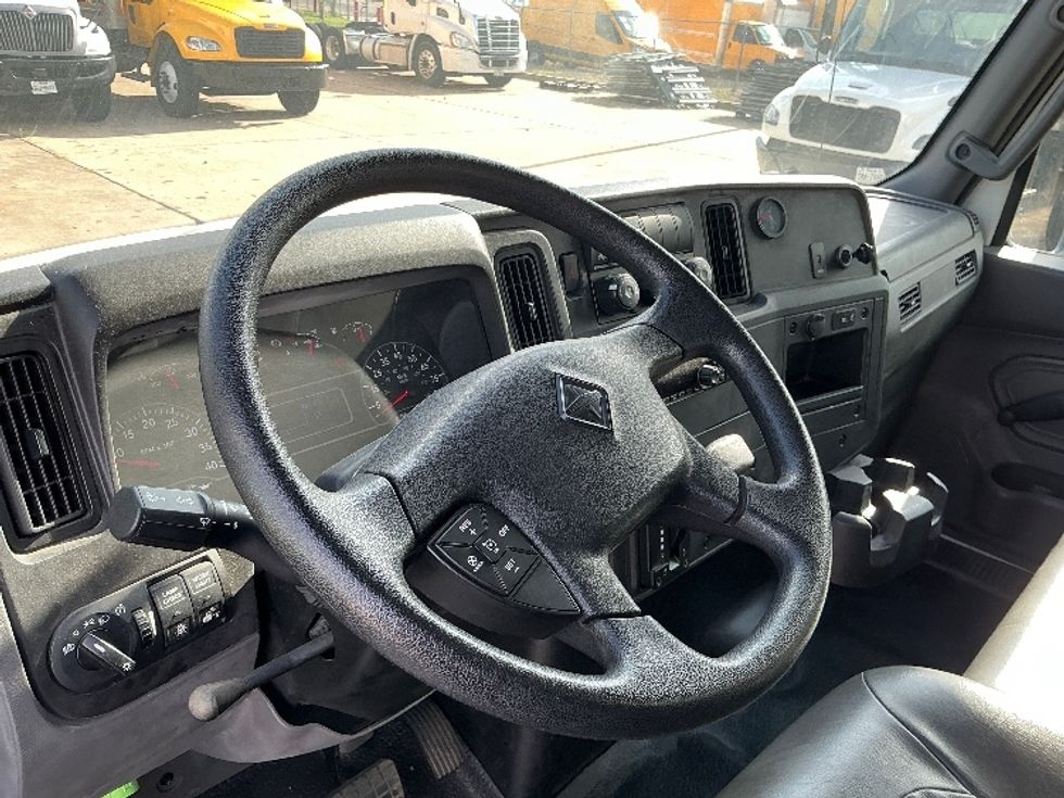 Medium Duty Box Truck-Light and Medium Duty Trucks-International-2020-MV607-Fort Worth-TX-17,919\n\t\tmiles-$ 59,250 - Image 17