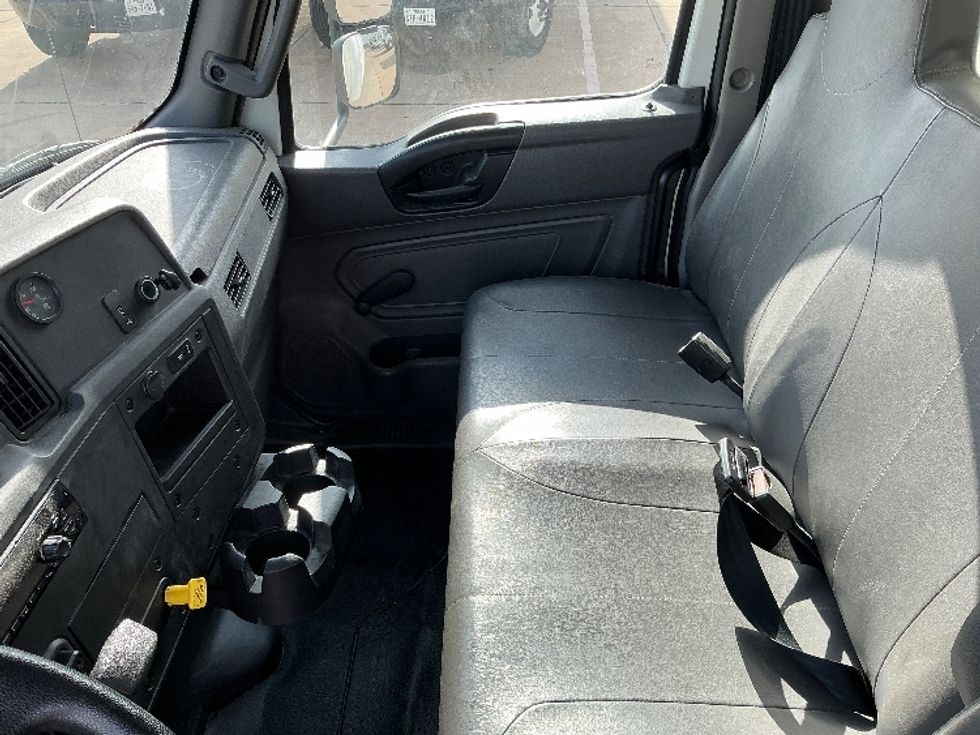 Medium Duty Box Truck-Light and Medium Duty Trucks-International-2020-MV607-Fort Worth-TX-17,919\n\t\tmiles-$ 59,250 - Image 19