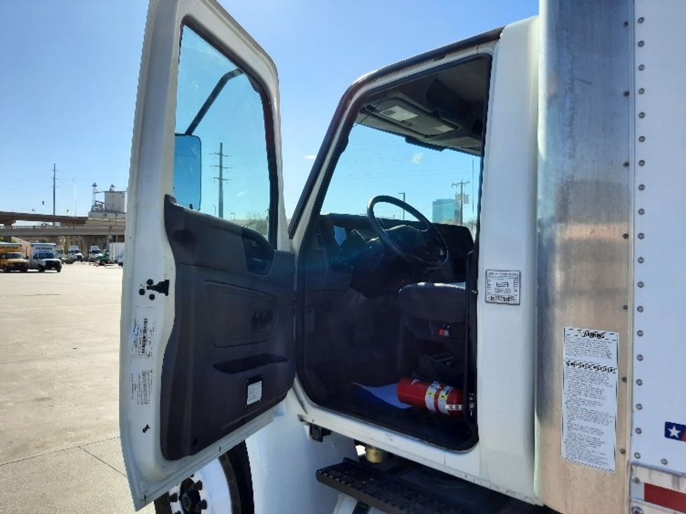 Medium Duty Box Truck-Light and Medium Duty Trucks-International-2020-MV607-Fort Worth-TX-77,554\n\t\tmiles-$ 60,000 - Image 16