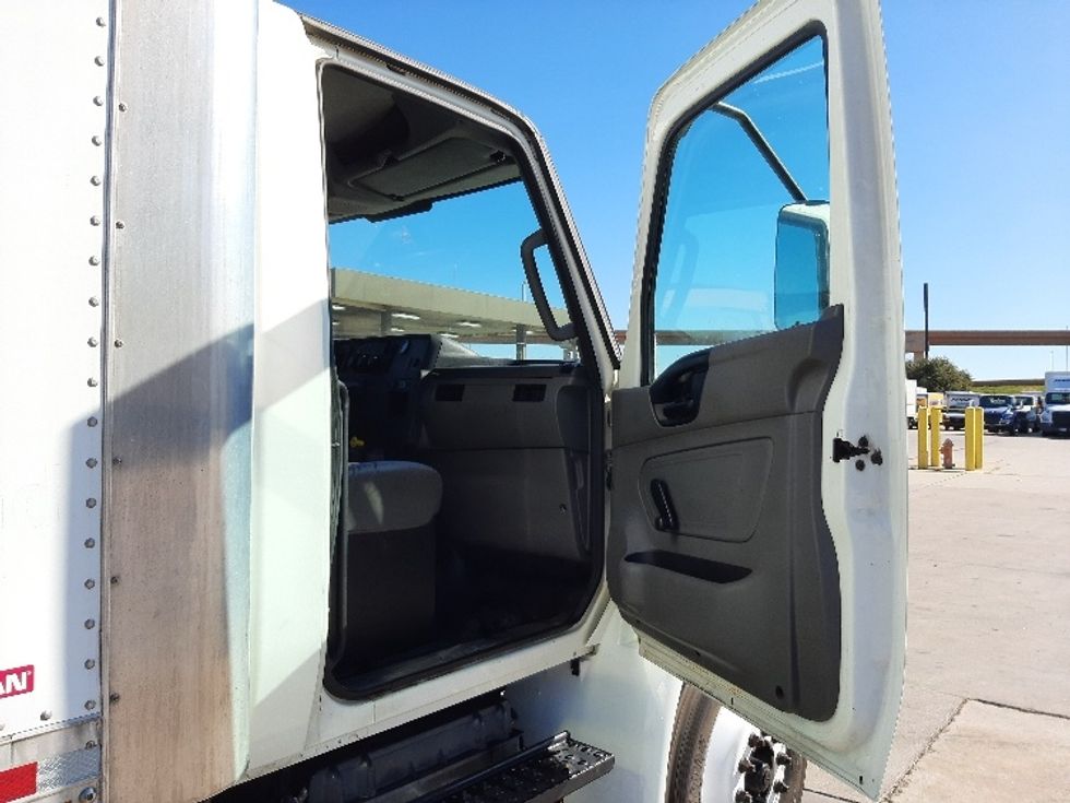 Medium Duty Box Truck-Light and Medium Duty Trucks-International-2020-MV607-Fort Worth-TX-77,554\n\t\tmiles-$ 60,000 - Image 20