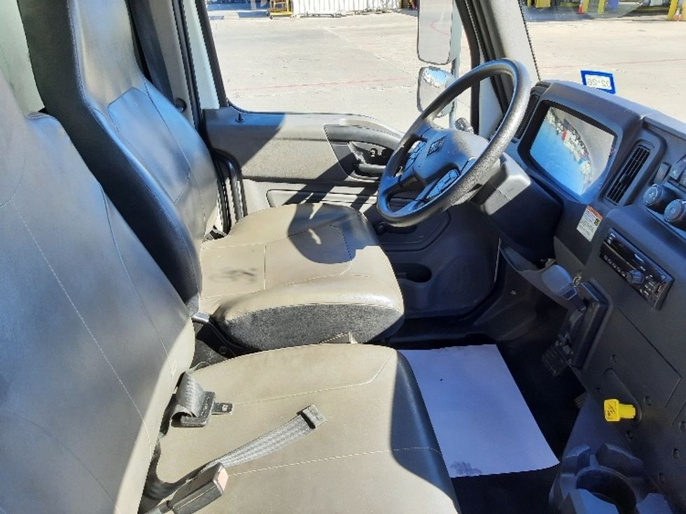 Medium Duty Box Truck-Light and Medium Duty Trucks-International-2020-MV607-Fort Worth-TX-77,554\n\t\tmiles-$ 60,000 - Image 22