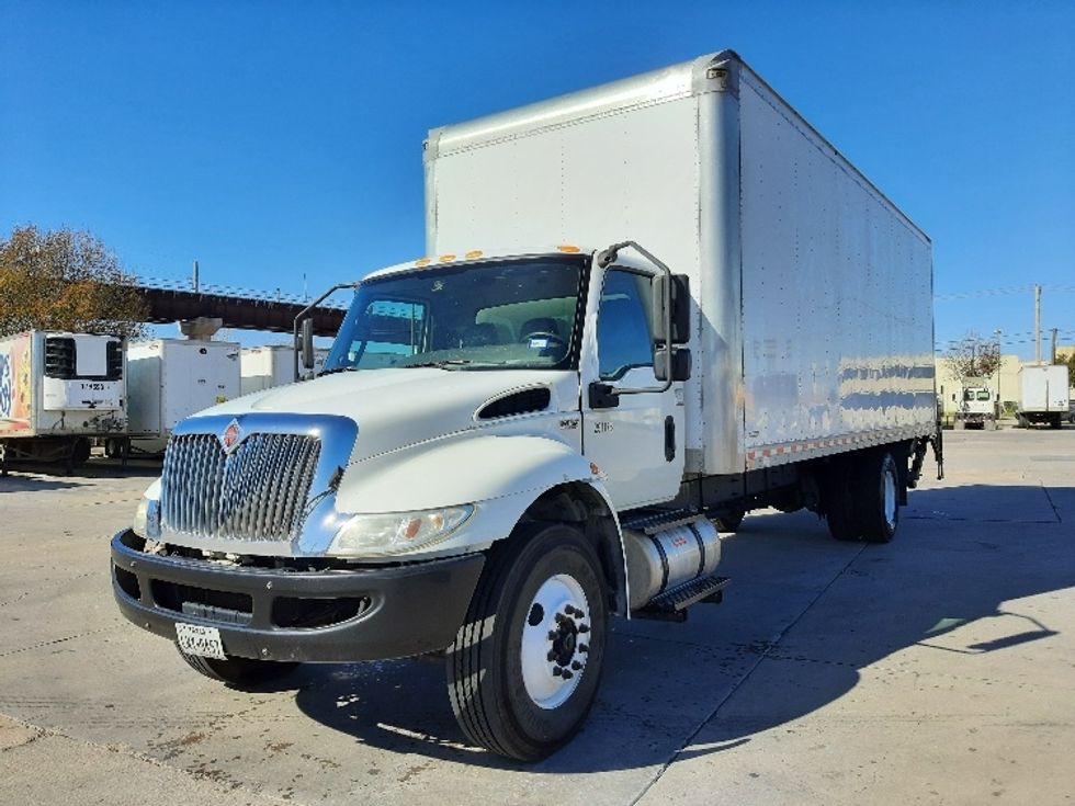 Medium Duty Box Truck-Light and Medium Duty Trucks-International-2020-MV607-Fort Worth-TX-77,554\n\t\tmiles-$ 60,000 - Image 3