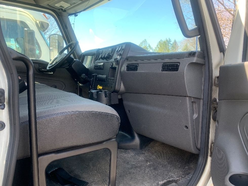 Medium Duty Box Truck-Light and Medium Duty Trucks-International-2020-MV607-Franklin-MA-75,556\n\t\tmiles-$ 56,750 - Image 20