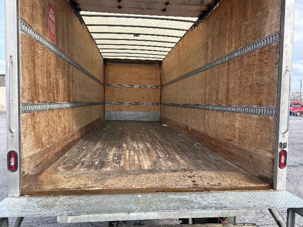 Medium Duty Box Truck-Light and Medium Duty Trucks-International-2020-MV607-Fredonia-NY-122,167\n\t\tmiles-$ 53,000 - Image 10