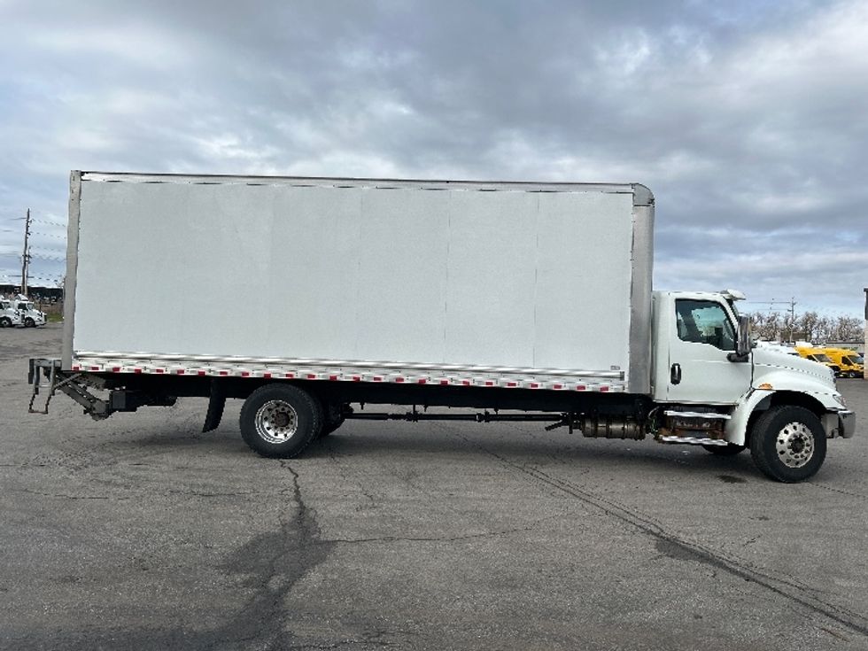 Medium Duty Box Truck-Light and Medium Duty Trucks-International-2020-MV607-Fredonia-NY-122,167\n\t\tmiles-$ 53,000 - Image 15