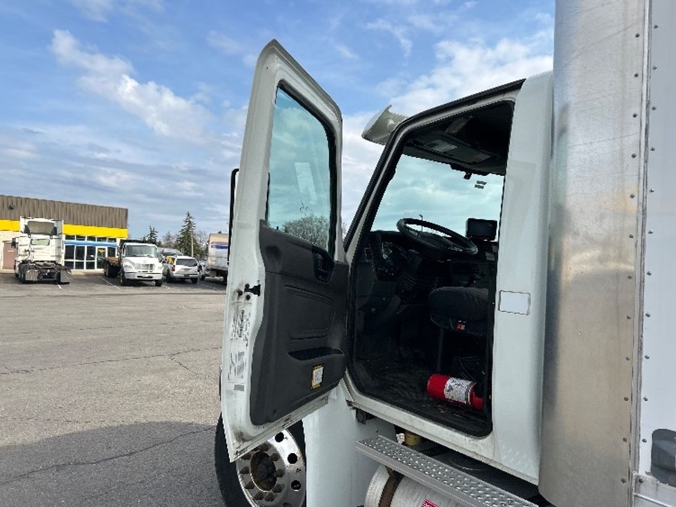 Medium Duty Box Truck-Light and Medium Duty Trucks-International-2020-MV607-Fredonia-NY-122,167\n\t\tmiles-$ 53,000 - Image 16